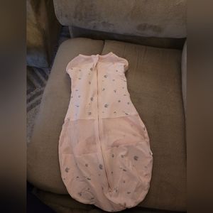 lightly used sleepea sleep sack / swaddle by happiest baby size medium